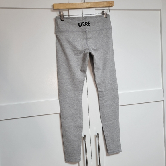 ✨️3 For $30✨️RISE Leggings Grey (M) - Picture 3 of 10